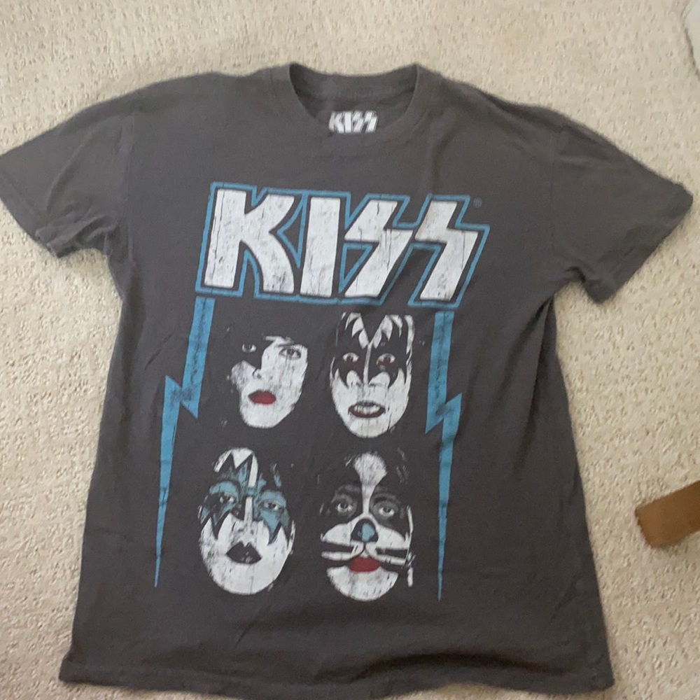 kiss target tshirt
